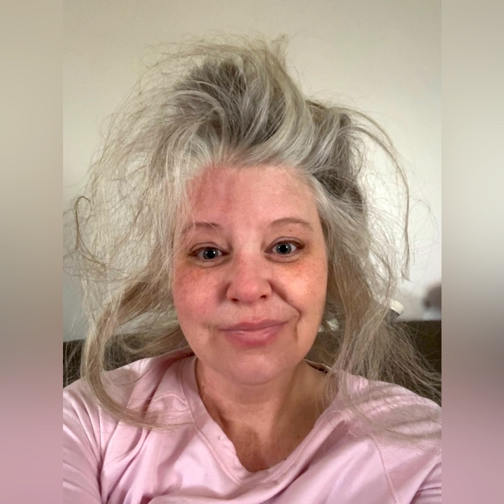 Morning Friends! How goes this morning?!?!! 🤣🙈💜